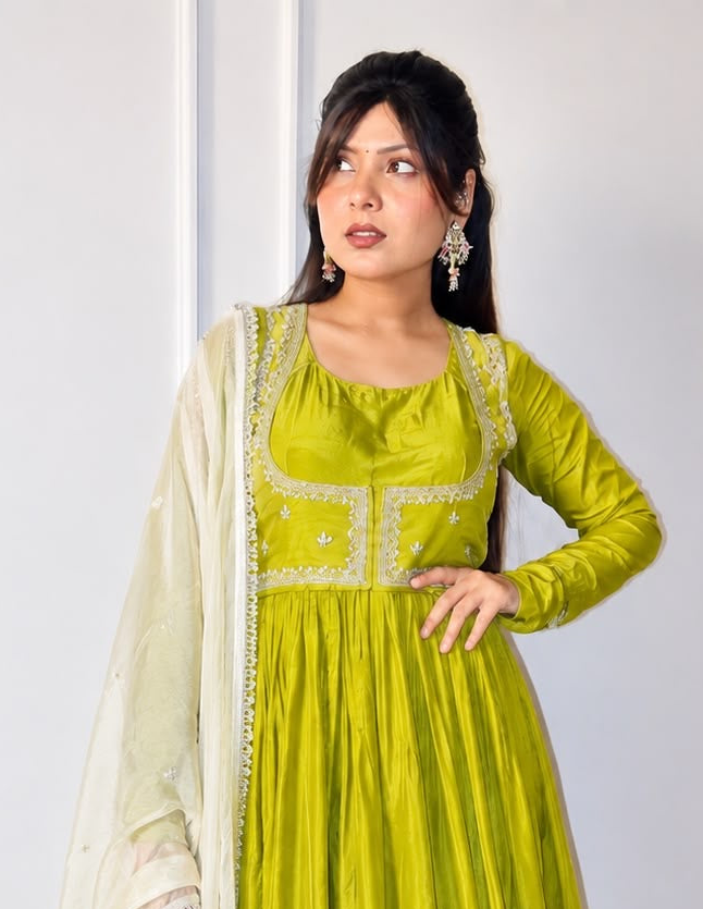 Naira suit set